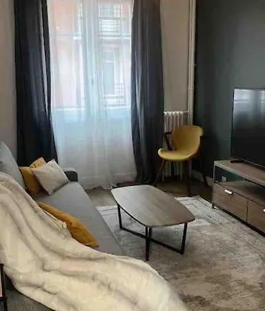 Direct Line 1 To Champs-elysees Elegant 4 *